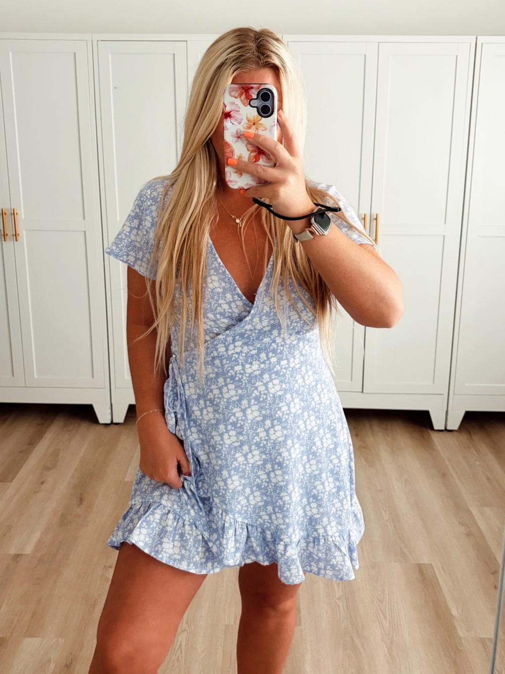 🆕 NWT Purple and white floral print wrap around dress!